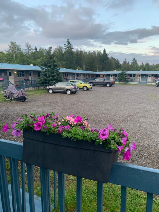 Motel de l'anse Port-Daniel Extérieur photo