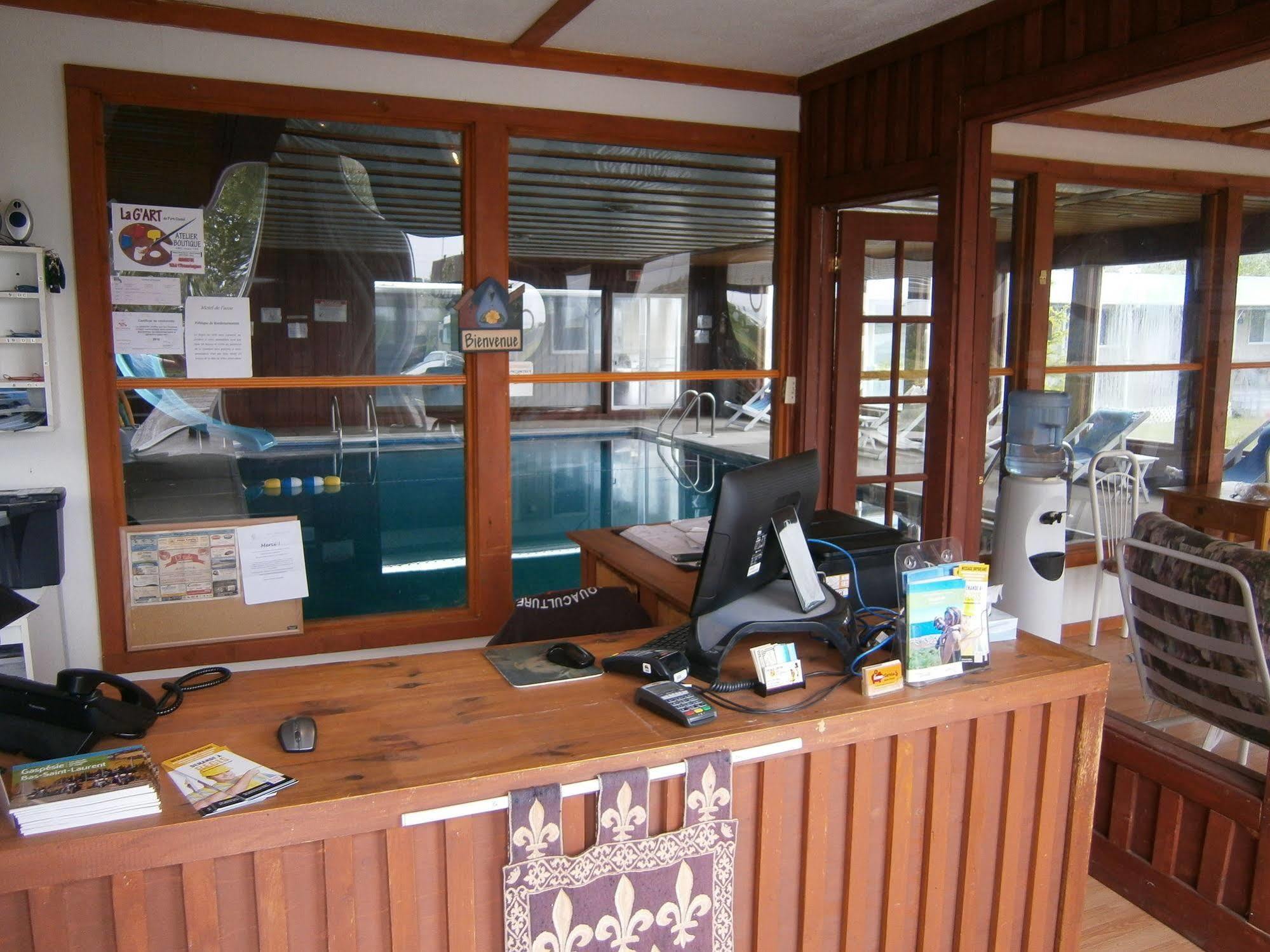 Motel de l'anse Port-Daniel Extérieur photo