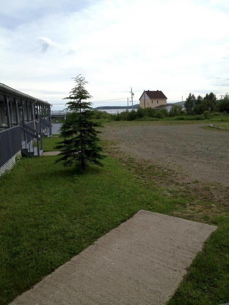 Motel de l'anse Port-Daniel Extérieur photo